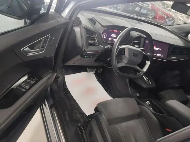 Audi Q4 e-tron — Фото автомобиля 15