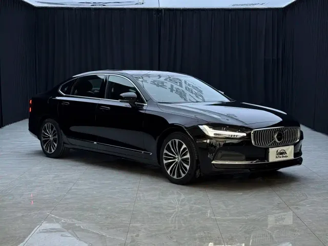 Volvo S90 — Фото автомобиля 3