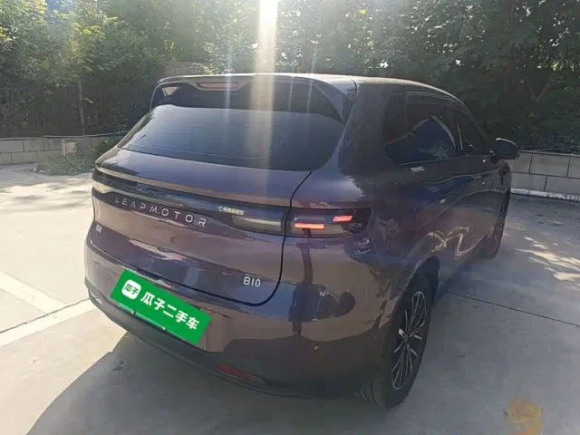 Leapmotor B10 — Фото автомобиля 6
