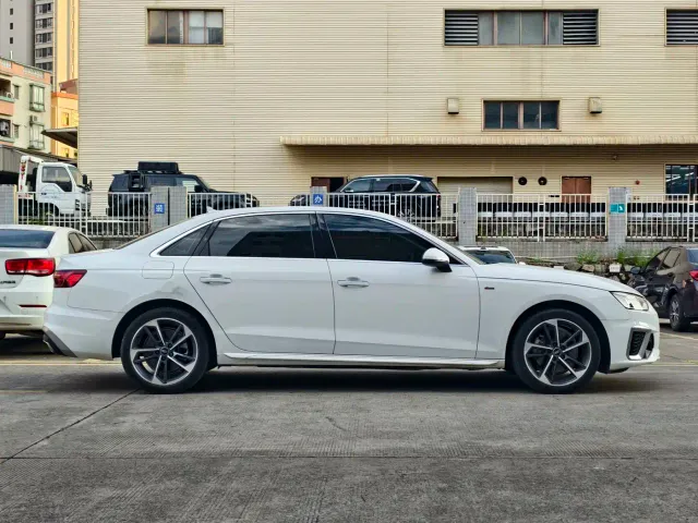 Audi A4L — Фото автомобиля 3