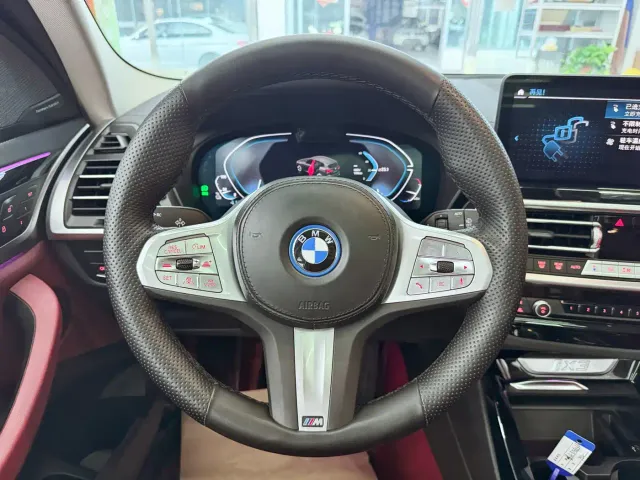 BMW BMW iX3 2022 Facelift Leading Model — Фото автомобиля 12