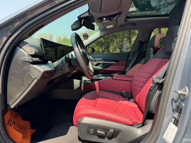 BMW 5 Series — Фото автомобиля 5