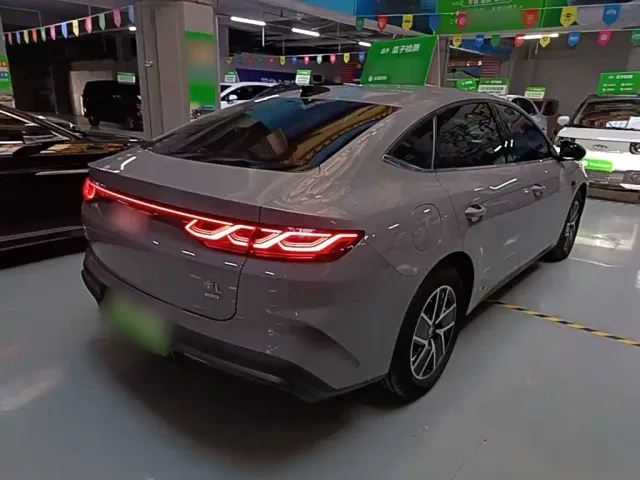 BYD Qin L — Фото автомобиля 6