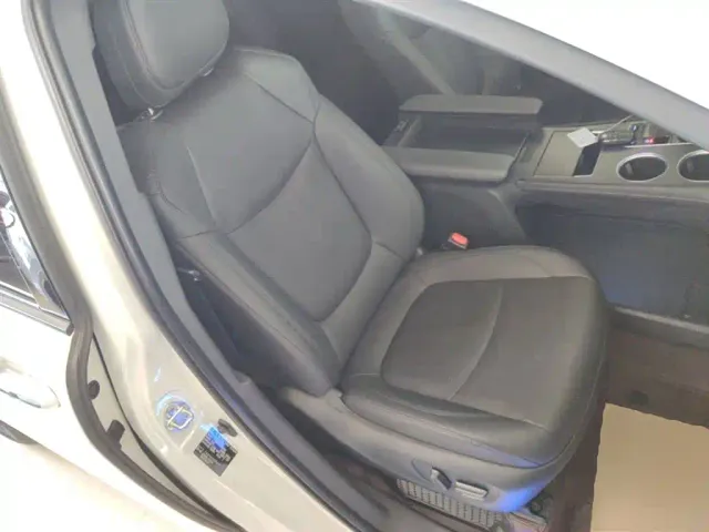 Toyota Sienna — Фото автомобиля 24