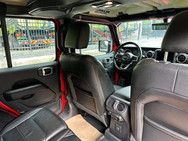 Jeep Wrangler — Фото автомобиля 15