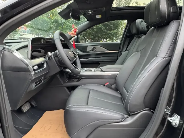 Cadillac Cadillac XT5 2025 2.0T Luxury — Фото автомобиля 12