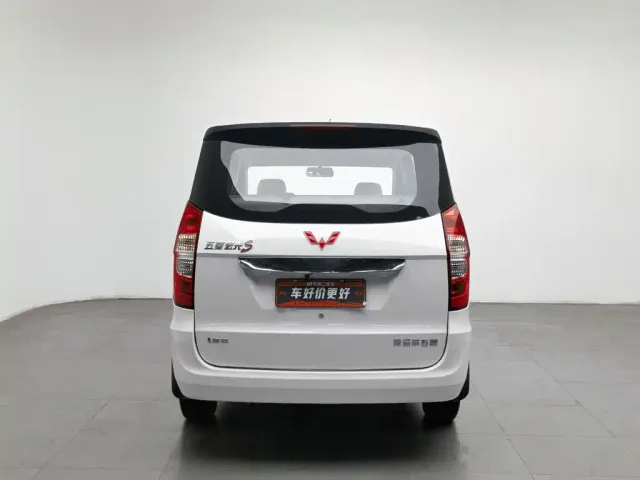 Wuling Hongguang — Фото автомобиля 4