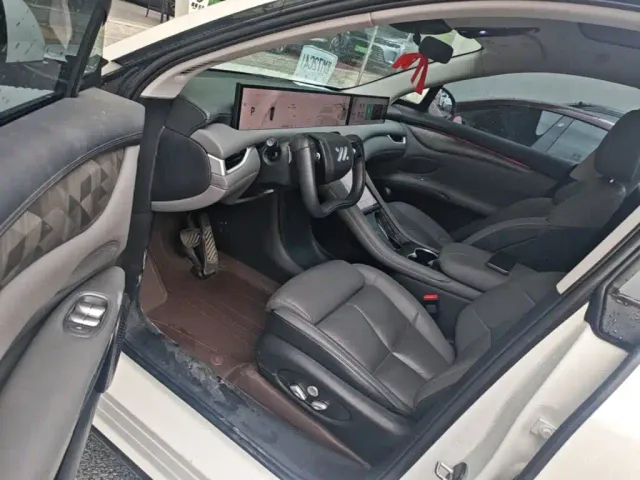 IM Motors LS6 — Фото автомобиля 15