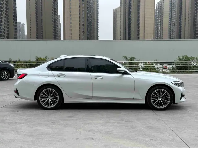 BMW 3 Series — Фото автомобиля 8