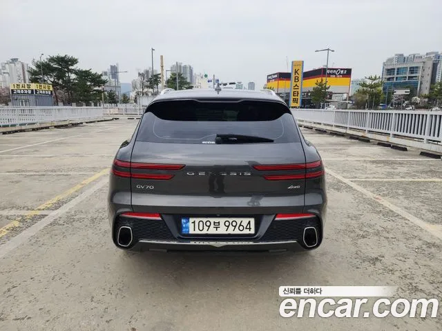 Genesis GV70 2.5T Бензин AWD — Фото автомобиля 3