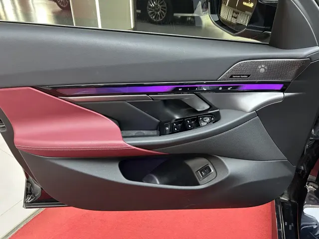 BMW 5 Series — Фото автомобиля 12