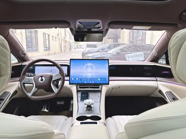 Denza Z9GT — Фото автомобиля 8