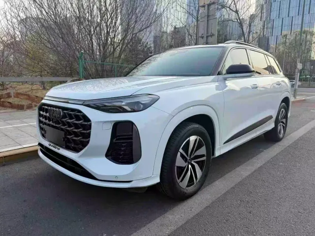 Фотография автомобиля — Audi Q6