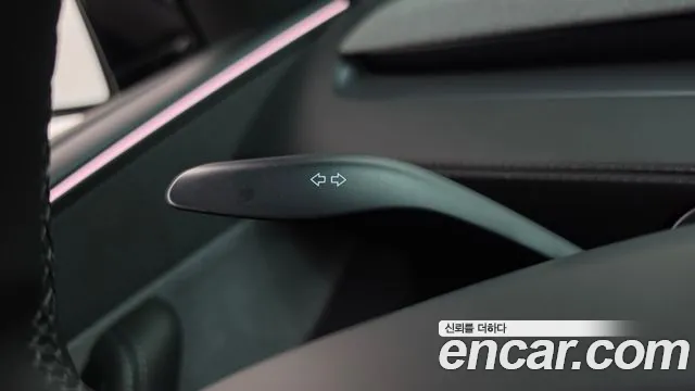 Tesla Model Y — Фото автомобиля 30
