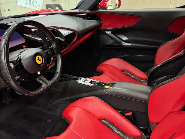 Ferrari SF90 — Фото автомобиля 11