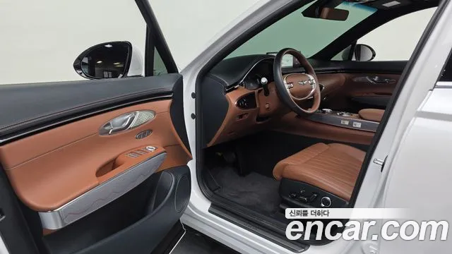 Genesis GV70 — Фото автомобиля 10