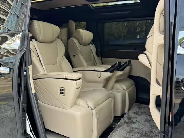 Toyota Alphard — Фото автомобиля 6
