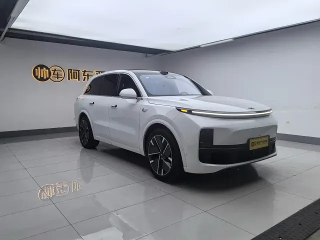 Li Auto L8 — Фото автомобиля 3