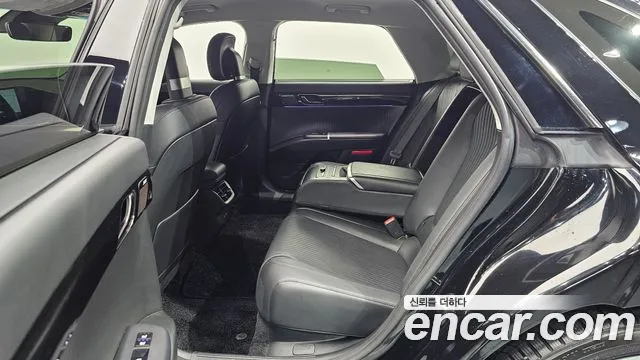 Hyundai Grandeur Grandeur (GN7) 2.5 Бензин 2WD — Фото автомобиля 11