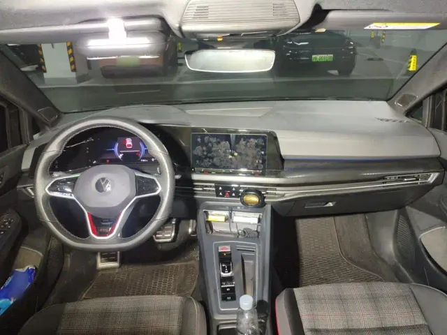 Volkswagen Golf GTI — Фото автомобиля 10