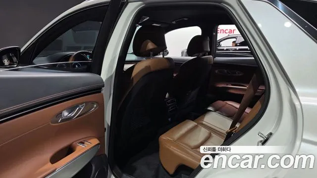 Genesis GV70 2.5T Бензин AWD — Фото автомобиля 8