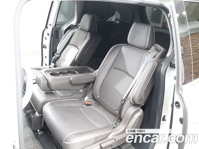Honda Odyssey — Фото автомобиля 11