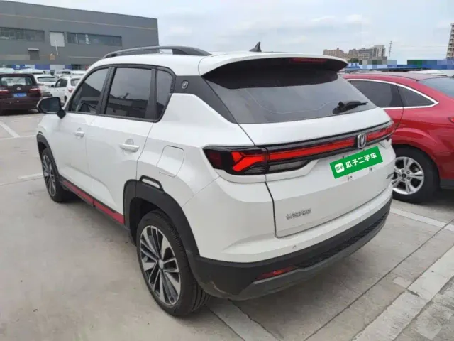 Changan CS35 Plus — Фото автомобиля 4