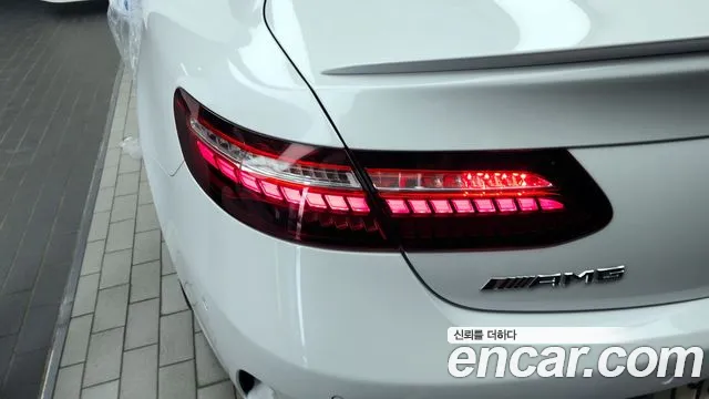 Mercedes-Benz E-Class — Фото автомобиля 22
