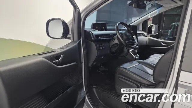 Hyundai Staria Staria 4WD Tourer 11 мест — Фото автомобиля 10