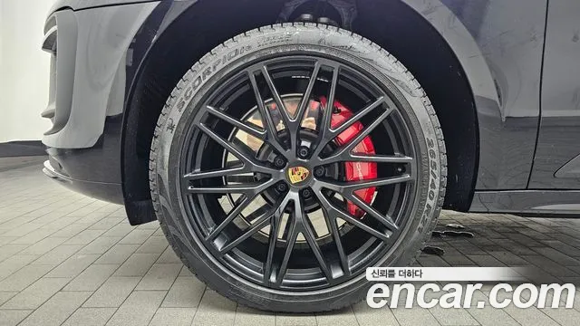 Porsche Macan — Фото автомобиля 5