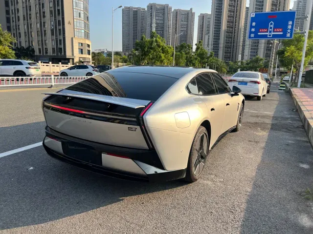 Xpeng P7 — Фото автомобиля 8