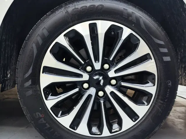Wuling Jiachen — Фото автомобиля 15