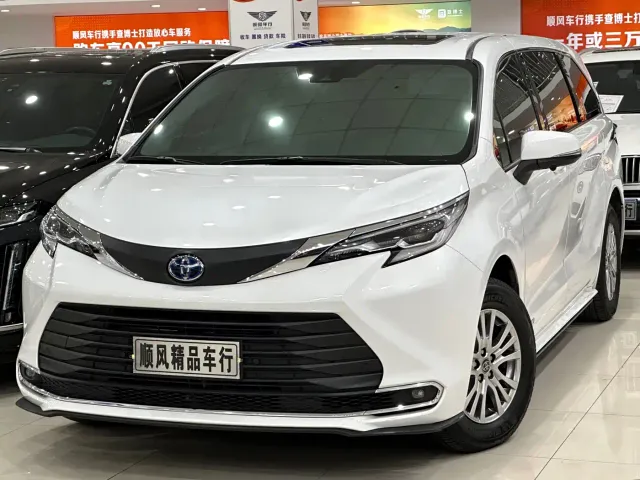 Фотография автомобиля — Toyota Sienna