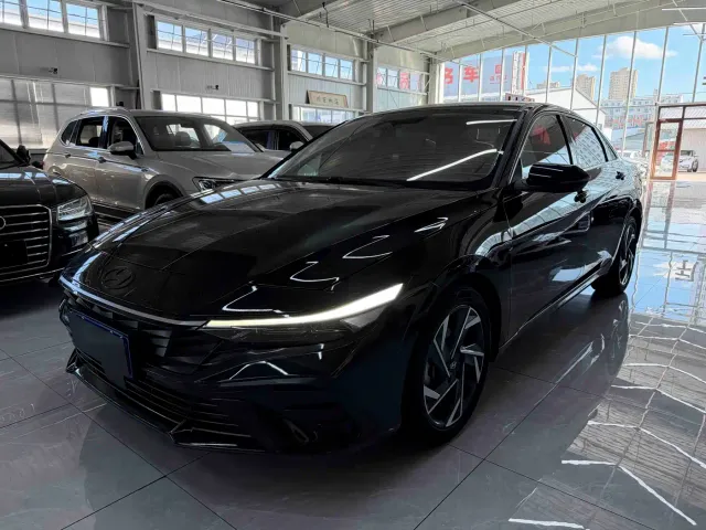 Фотография автомобиля — Hyundai Elantra