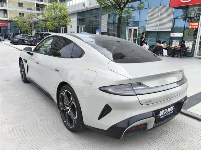 Xiaomi SU7 — Фото автомобиля 8