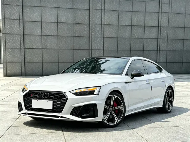 Фотография автомобиля — Audi A5