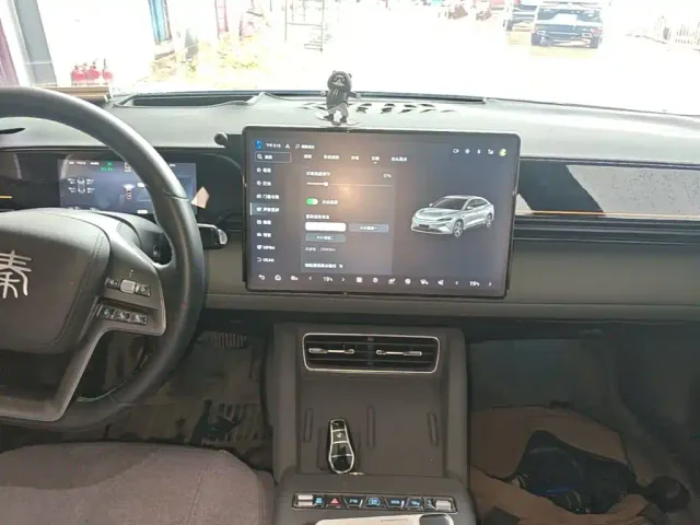 BYD Qin L — Фото автомобиля 12