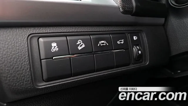 KG_Mobility_Ssangyong Rexton — Фото автомобиля 17