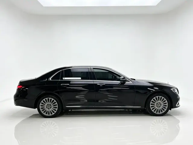 Mercedes-Benz E-Class — Фото автомобиля 9