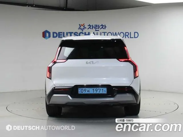 Kia EV9 — Фото автомобиля 4