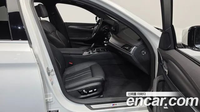 BMW 5 Series G30 — Фото автомобиля 11