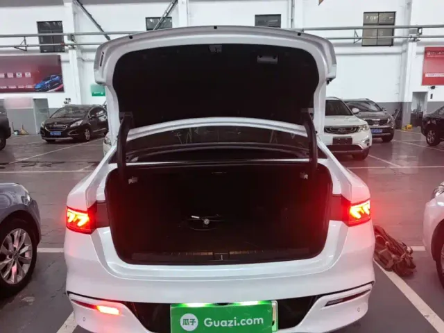 BYD Qin PLUS — Фото автомобиля 18