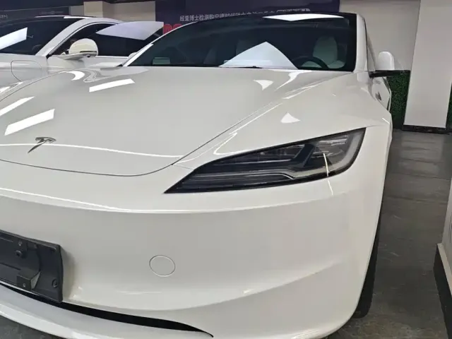 Tesla Model 3 2025 Model Year Facelift Rear-Wheel Drive — Фото автомобиля 5