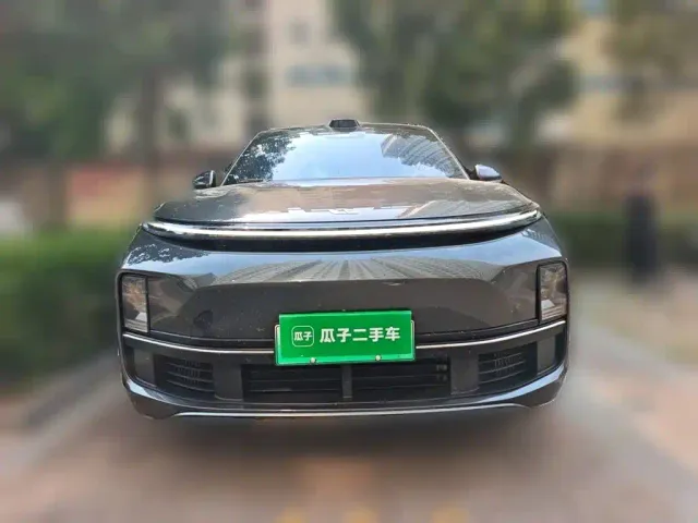 Li Auto L9 — Фото автомобиля 23