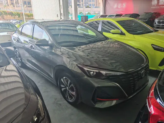 Changan Eado — Фото автомобиля 2