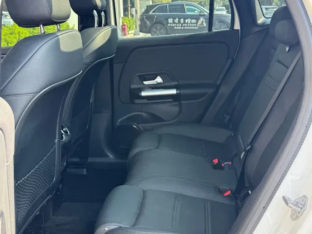 Mercedes-Benz EQA — Фото автомобиля 12