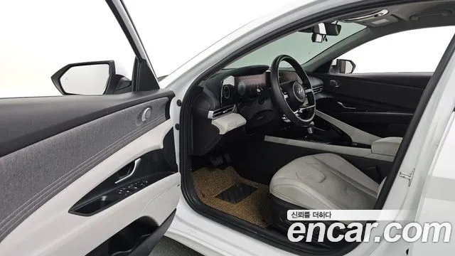 Hyundai Avante CN7 — Фото автомобиля 10