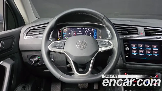 Volkswagen Tiguan Tiguan 2 поколение 2.0 TDI Premium — Фото автомобиля 13