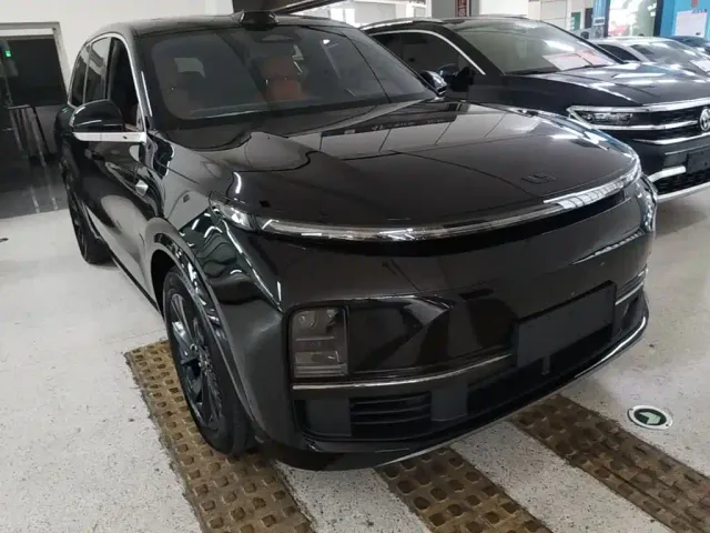 Li Auto L8 — Фото автомобиля 3