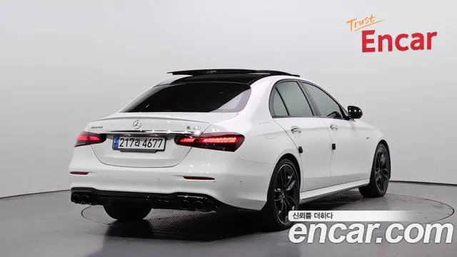 Mercedes-Benz E-Class — Фото автомобиля 2